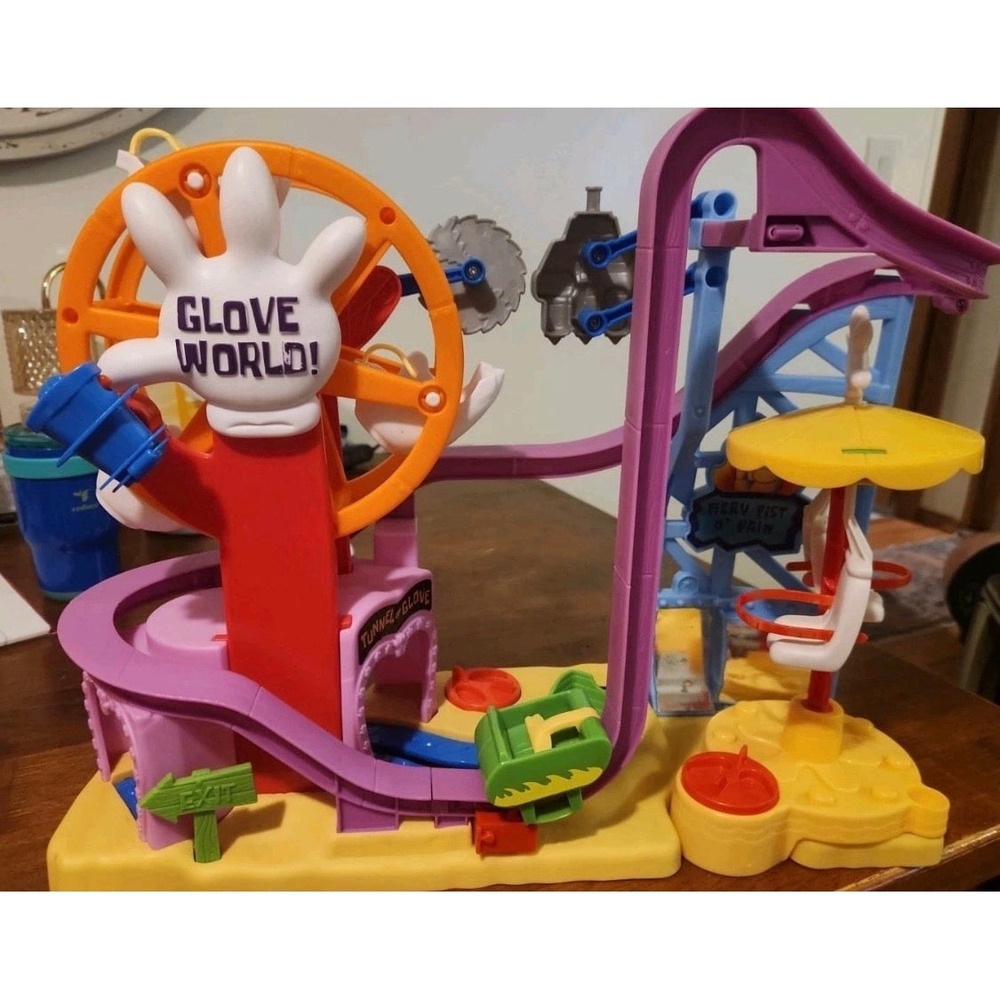 Glove World Imaginext set. No figures or accessories. Used. SpongeBob.